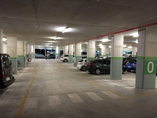 Estacionamiento Colonia y Andes