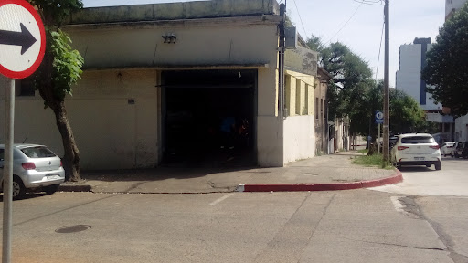 Estacionamiento y Lavadero Ituzaingó