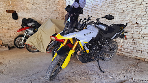 Garaje internacional para extranjeros /international motorcycle daycare