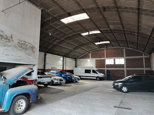 Estacionamiento Autos Lamont