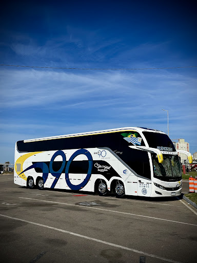 Estacionamiento dedos punta del este.