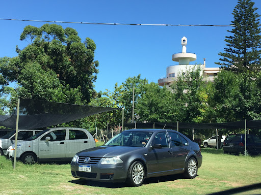 Lavadero y estacionamiento Atlantida.